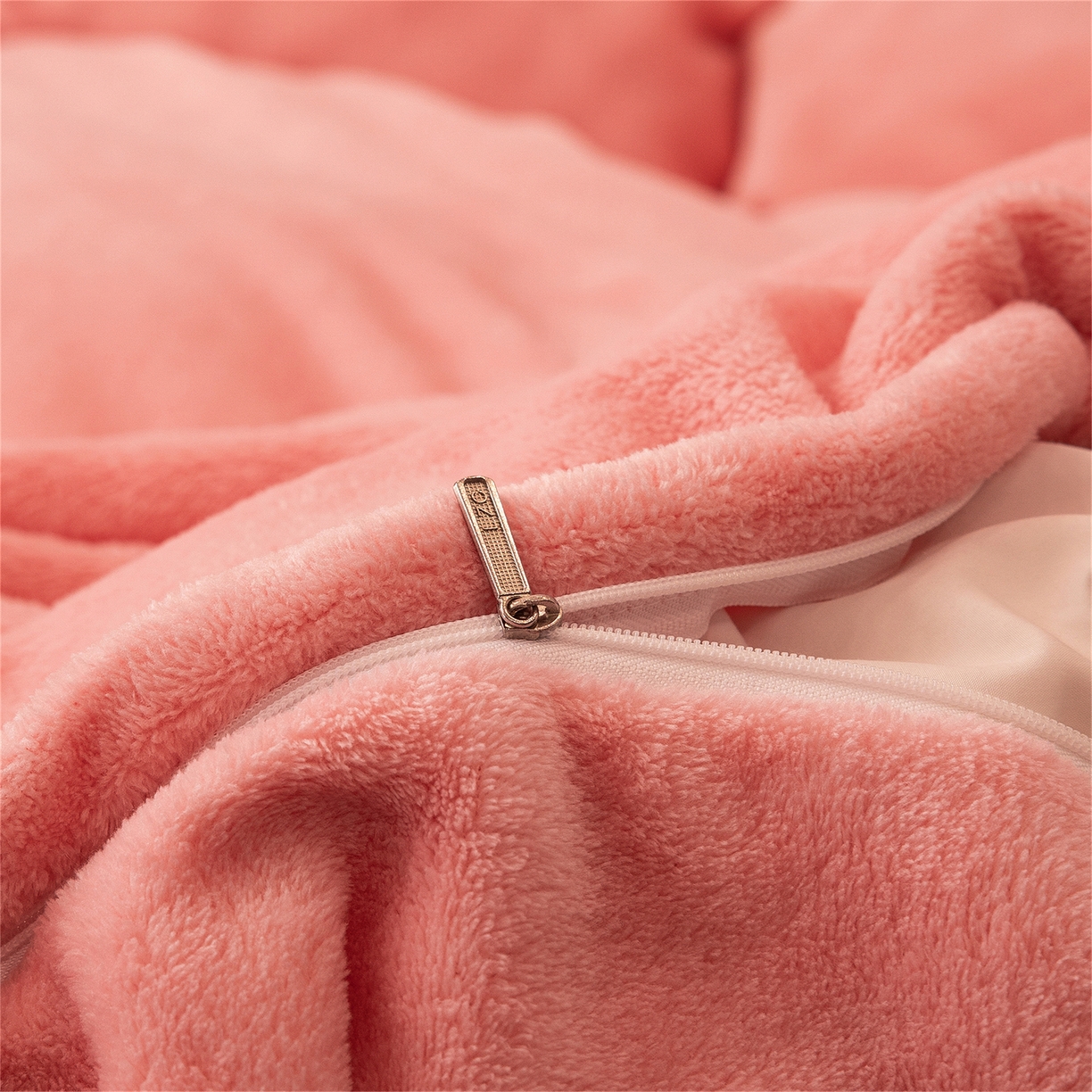 91家纺网 家纺一手货源 找家纺 兰紫橙家纺 2025新款双面绒纯色双拼牛奶绒四件套 玉色