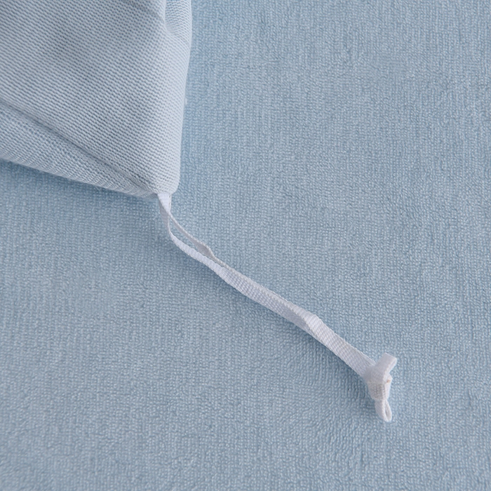 91家纺网 家纺一手货源 找家纺 苏迪网销供货 2025新款牛奶绒四件套A类高克重全消光雕花一字绣工艺款 芭蕉叶-湖小蓝