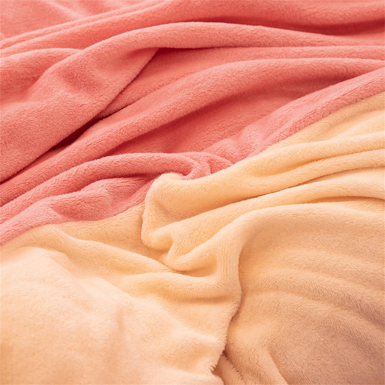 91家纺网 家纺一手货源 找家纺 兰紫橙家纺 2025新款双面绒纯色双拼牛奶绒四件套 玉色+米白