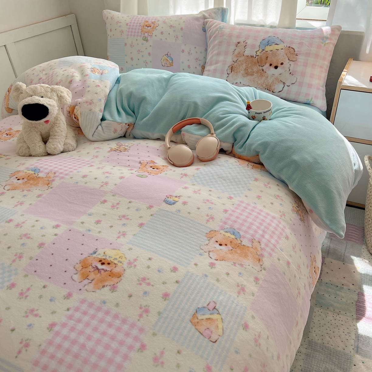 91家纺网 家纺一手货源 找家纺 桃喜 2025新款A类200g牛奶绒（含导电丝）印花床单款四件套 格子碎花狗