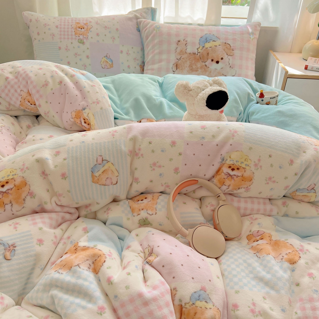 91家纺网 家纺一手货源 找家纺 桃喜 2025新款A类200g牛奶绒（含导电丝）印花床单款四件套 格子碎花狗