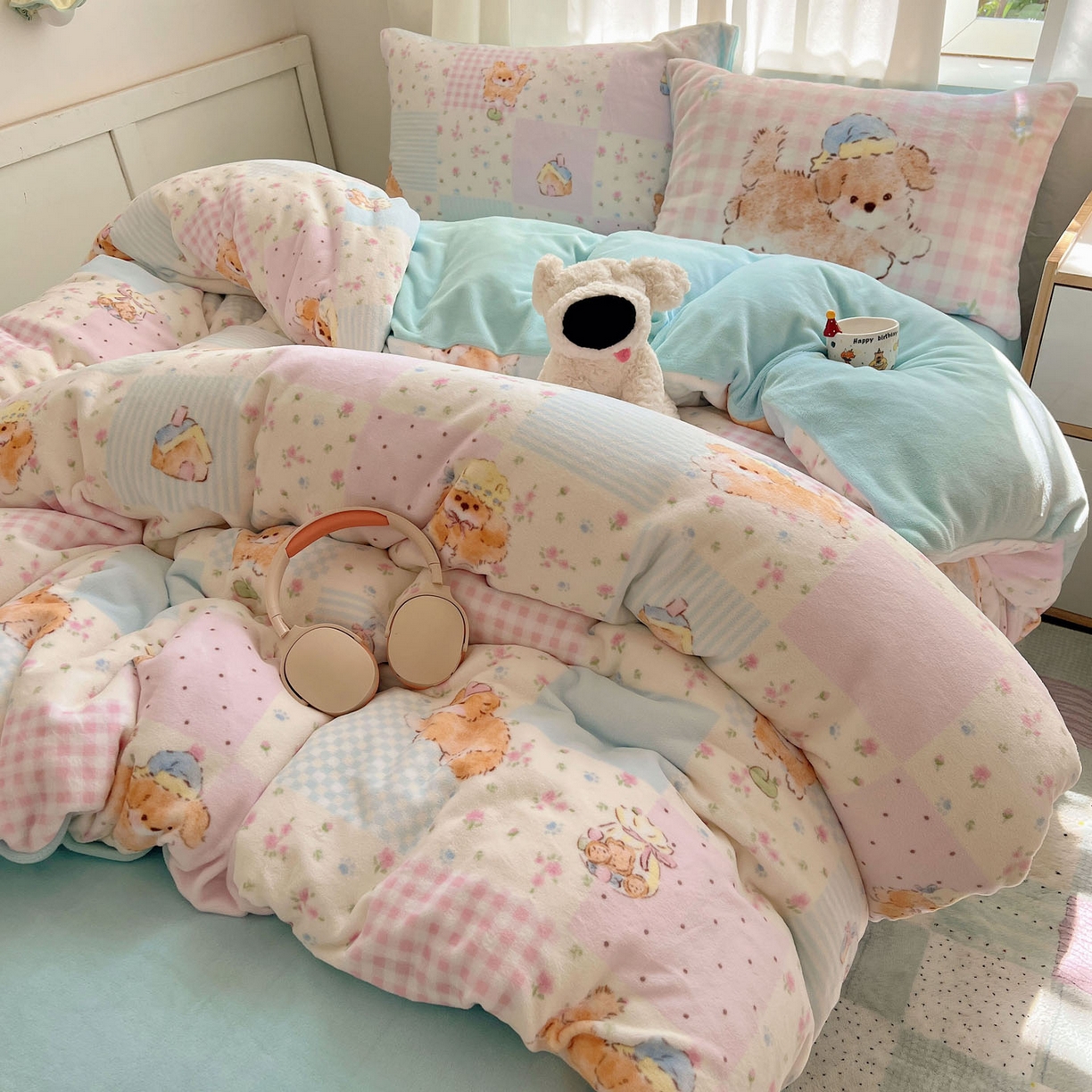 91家纺网 家纺一手货源 找家纺 桃喜 2025新款A类200g牛奶绒（含导电丝）印花床单款四件套 格子碎花狗