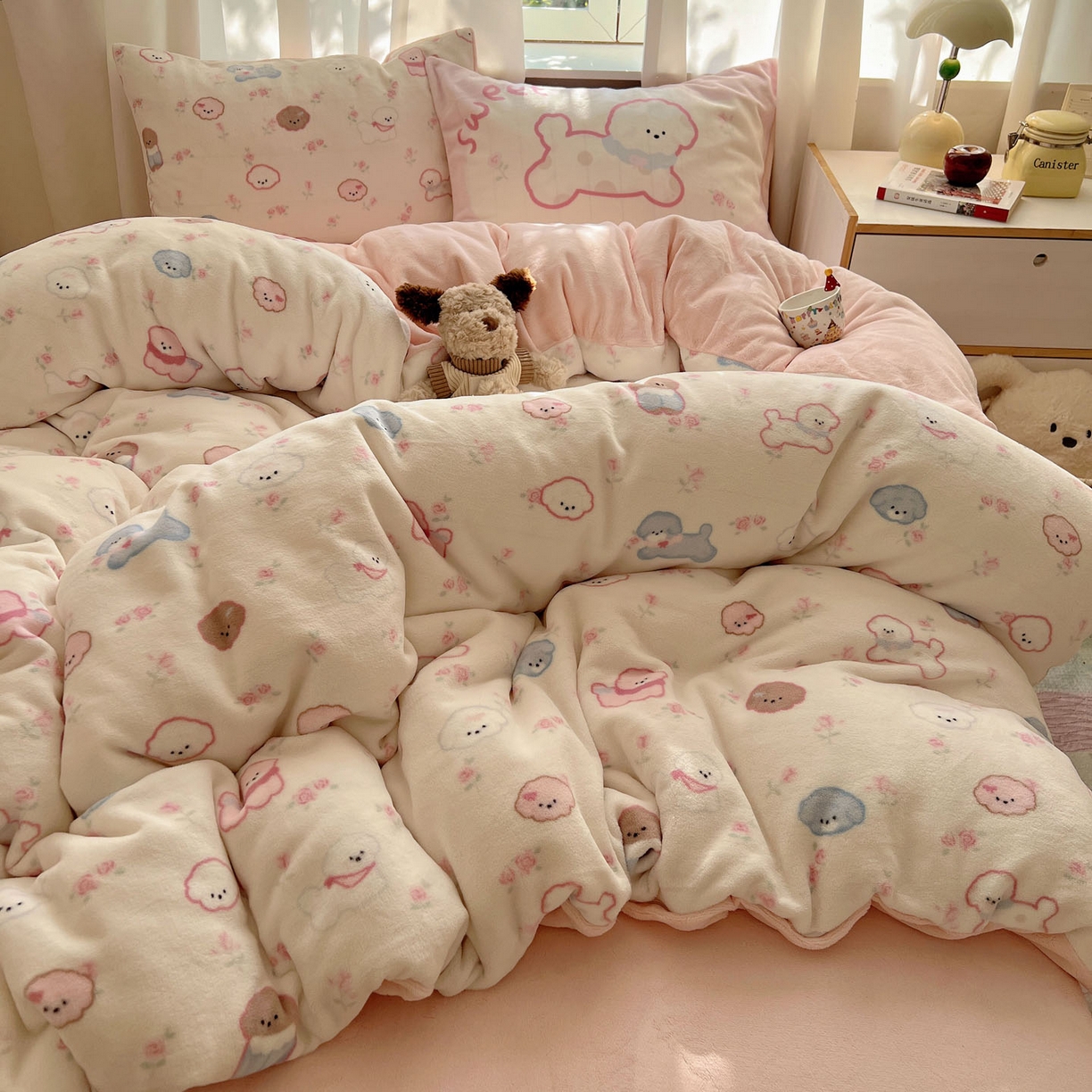 91家纺网 家纺一手货源 找家纺 桃喜 2025新款A类200g牛奶绒（含导电丝）印花床单款四件套 狗狗聚会