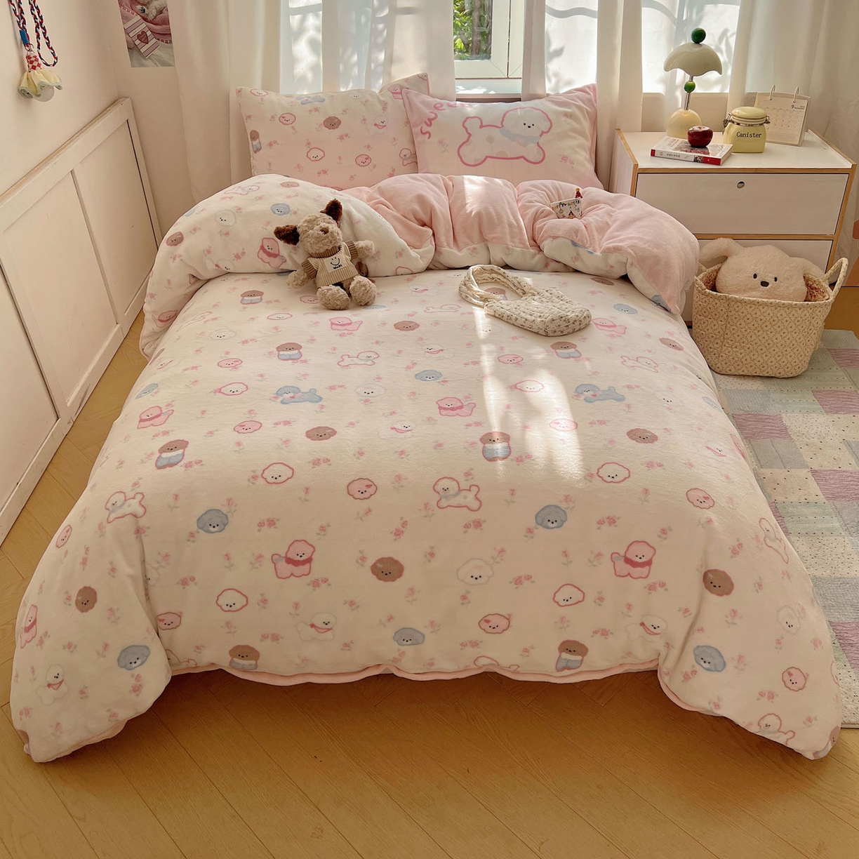 91家纺网 家纺一手货源 找家纺 桃喜 2025新款A类200g牛奶绒（含导电丝）印花床单款四件套 狗狗聚会