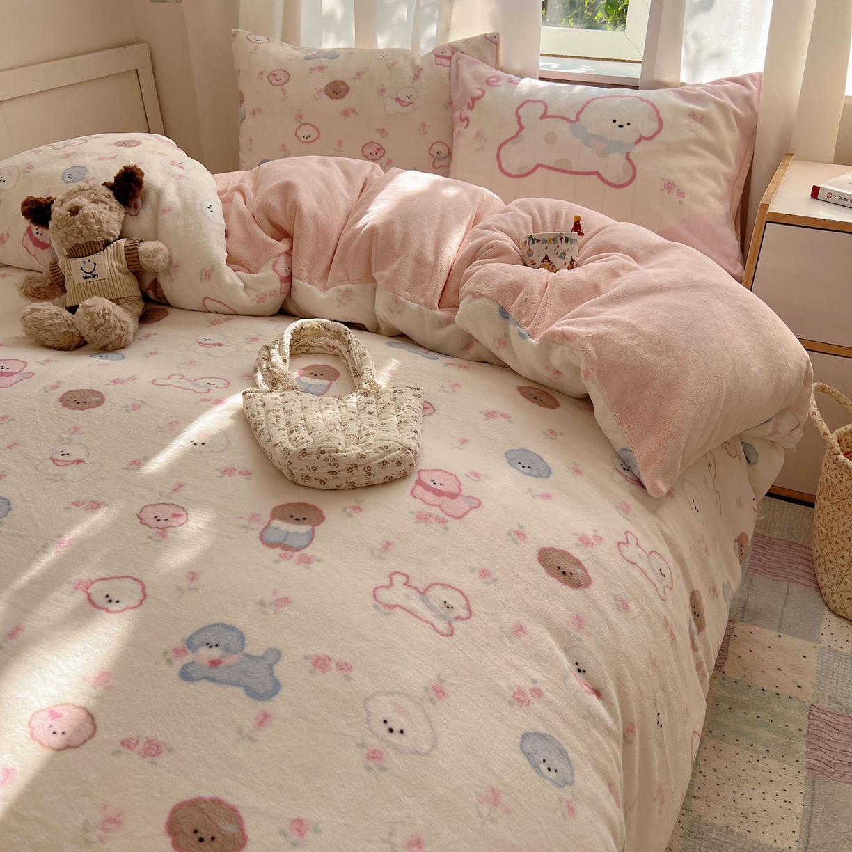 91家纺网 家纺一手货源 找家纺 桃喜 2025新款A类200g牛奶绒（含导电丝）印花床单款四件套 狗狗聚会