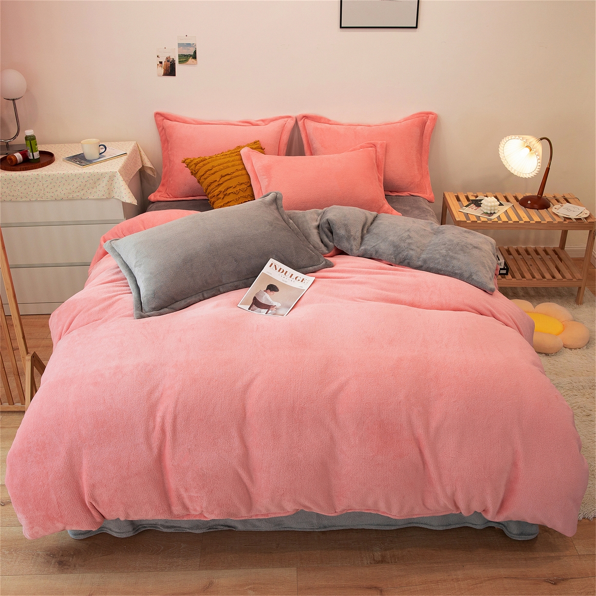 91家纺网 家纺一手货源 找家纺 兰紫橙家纺 2025新款双面绒纯色双拼牛奶绒四件套 玉色+浅灰