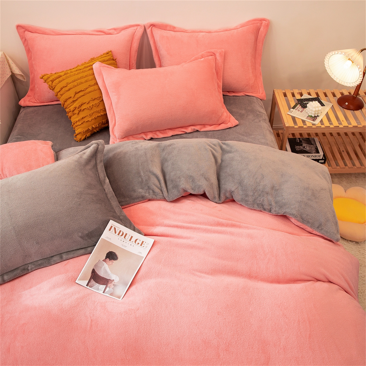 91家纺网 家纺一手货源 找家纺 兰紫橙家纺 2025新款双面绒纯色双拼牛奶绒四件套 玉色+浅灰