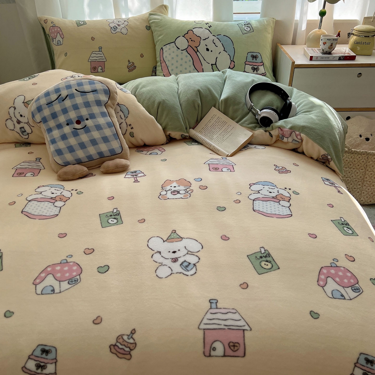 91家纺网 家纺一手货源 找家纺 桃喜 2025新款A类200g牛奶绒（含导电丝）印花床单款四件套 奶黄宠物派