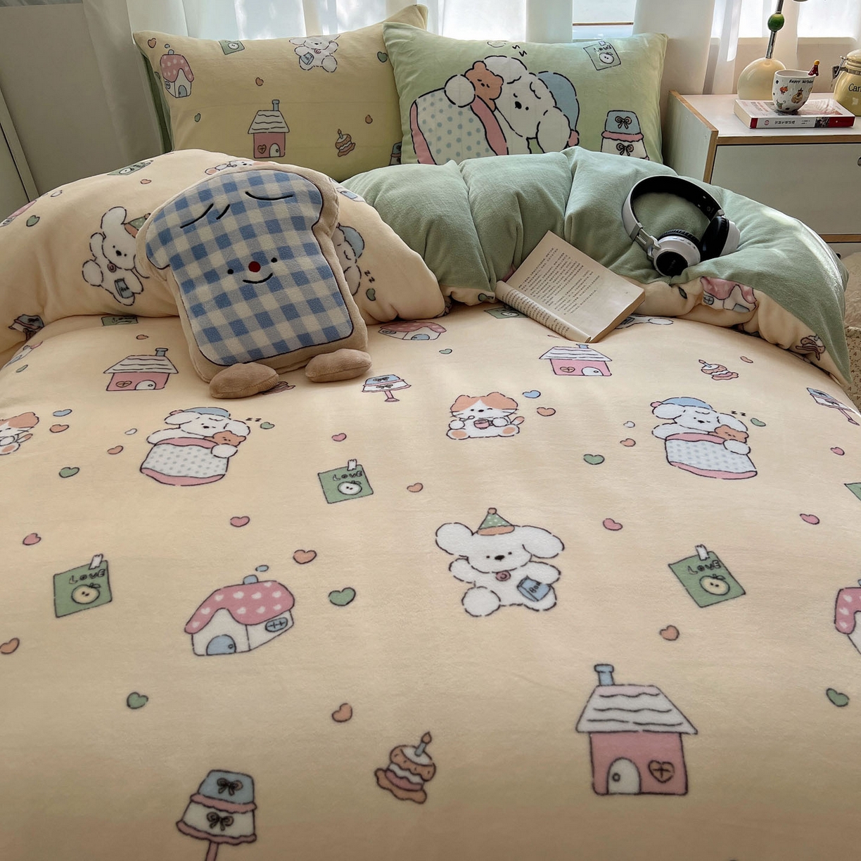 91家纺网 家纺一手货源 找家纺 桃喜 2025新款A类200g牛奶绒（含导电丝）印花床单款四件套 奶黄宠物派