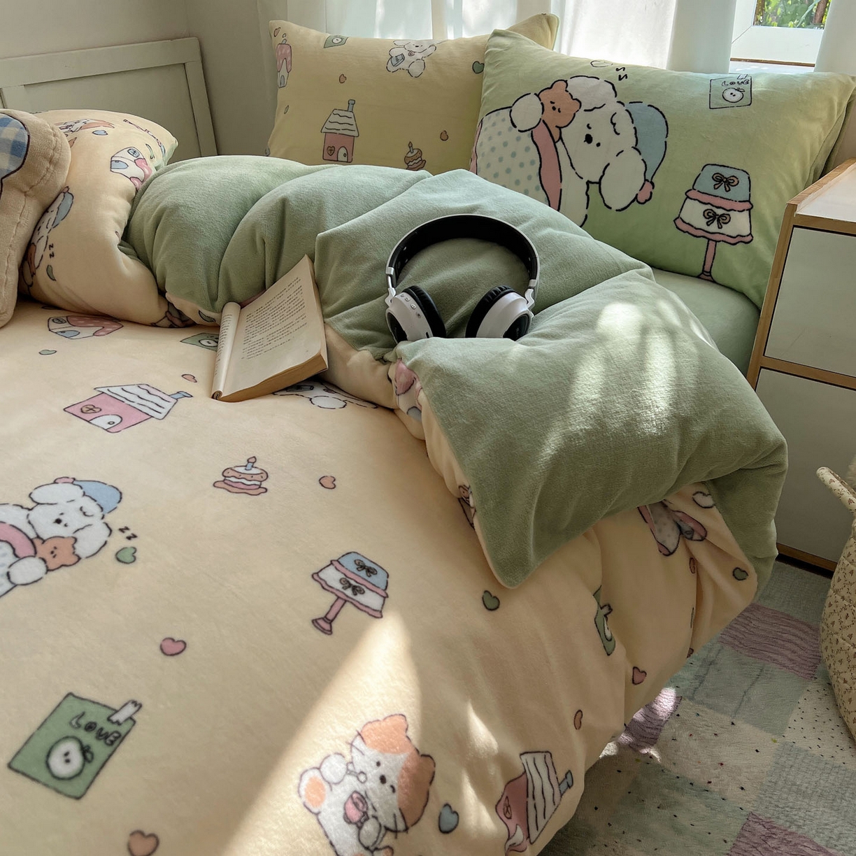 91家纺网 家纺一手货源 找家纺 桃喜 2025新款A类200g牛奶绒（含导电丝）印花床单款四件套 奶黄宠物派