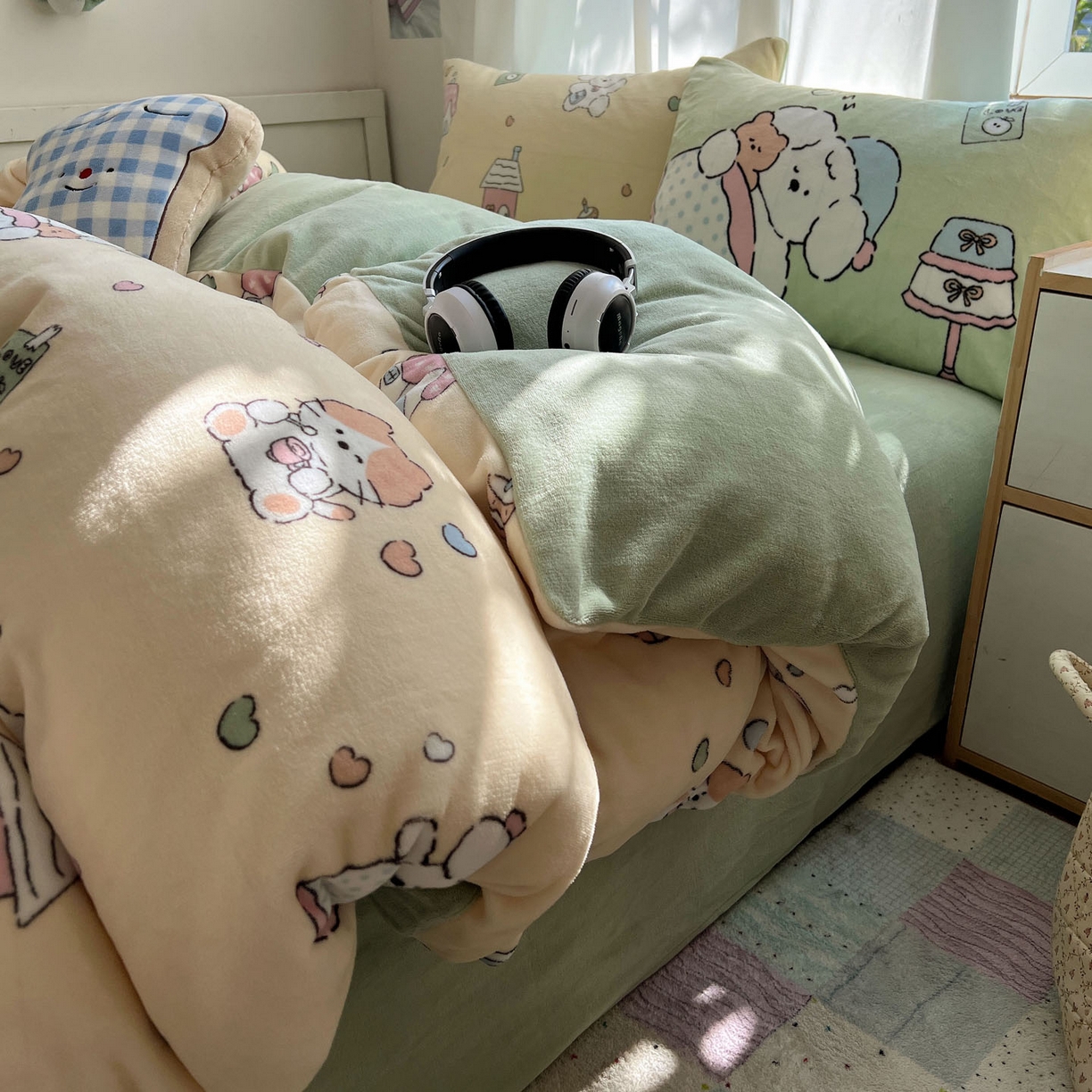 91家纺网 家纺一手货源 找家纺 桃喜 2025新款A类200g牛奶绒（含导电丝）印花床单款四件套 奶黄宠物派