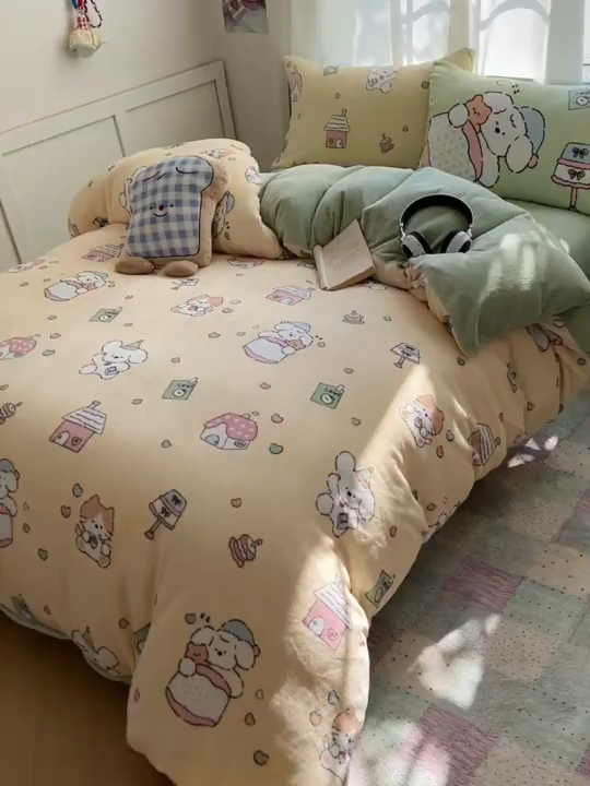 91家纺网 家纺一手货源 找家纺 桃喜 2025新款A类200g牛奶绒（含导电丝）印花床单款四件套 奶黄宠物派