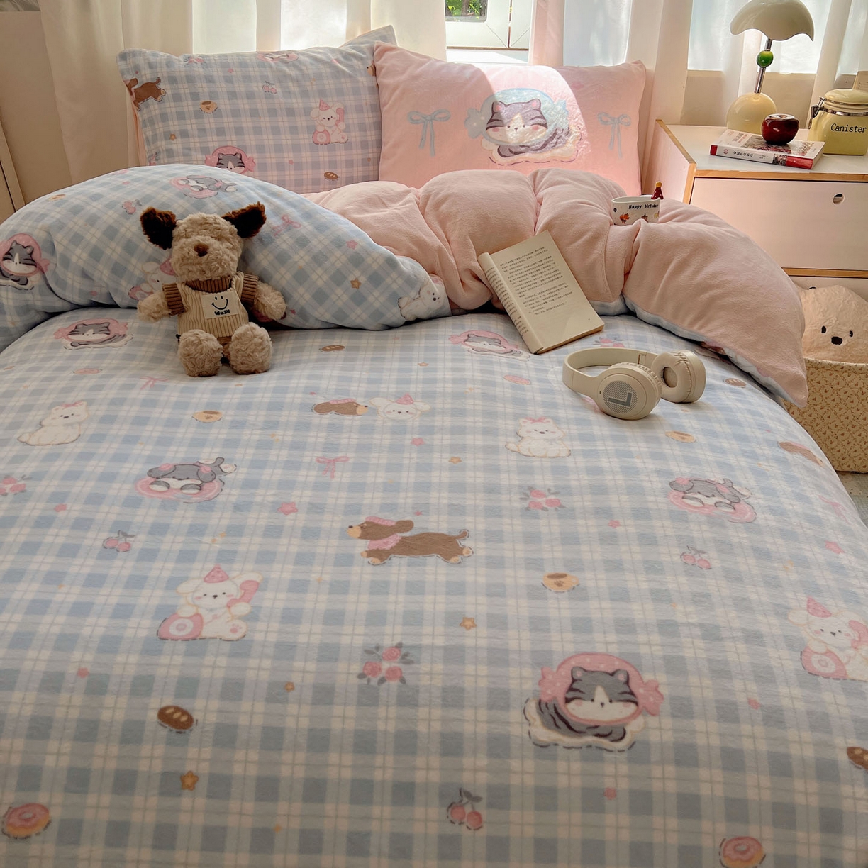 91家纺网 家纺一手货源 找家纺 桃喜 2025新款A类200g牛奶绒（含导电丝）印花床单款四件套 起司猫猫