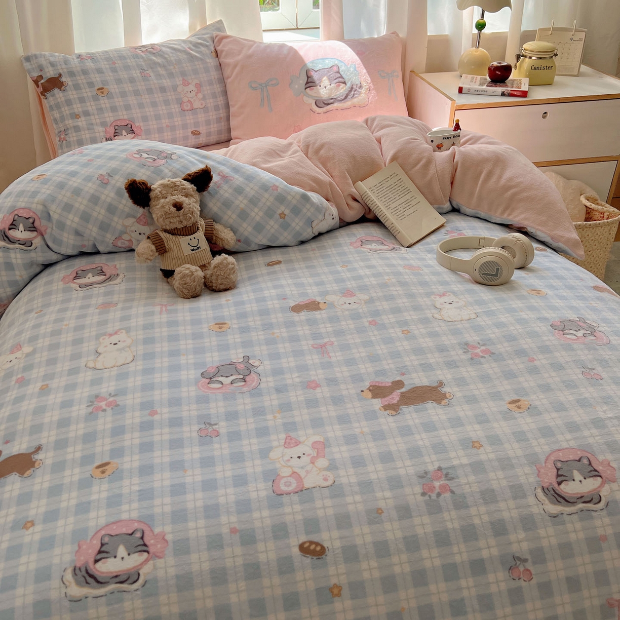 91家纺网 家纺一手货源 找家纺 桃喜 2025新款A类200g牛奶绒（含导电丝）印花床单款四件套 起司猫猫