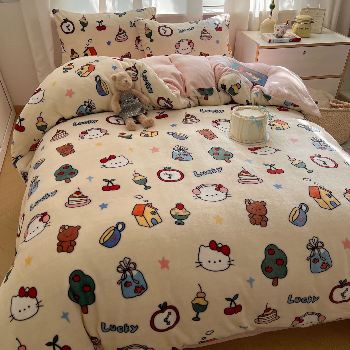 91家纺网 家纺一手货源 找家纺 桃喜 2025新款A类200g牛奶绒（含导电丝）印花床单款四件套 涂鸦猫猫