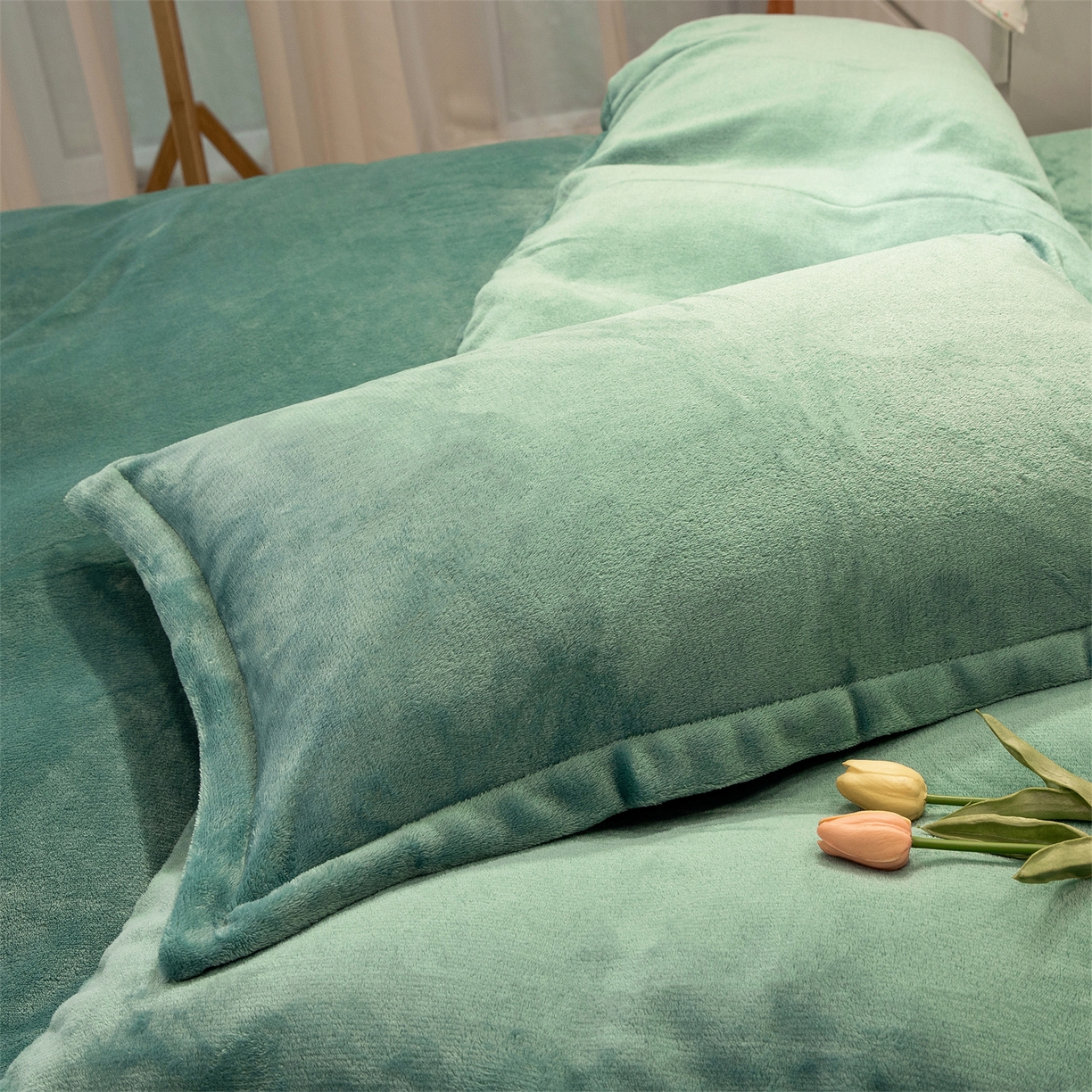 91家纺网 家纺一手货源 找家纺 兰紫橙家纺 2025新款双面绒纯色双拼牛奶绒四件套 竹青