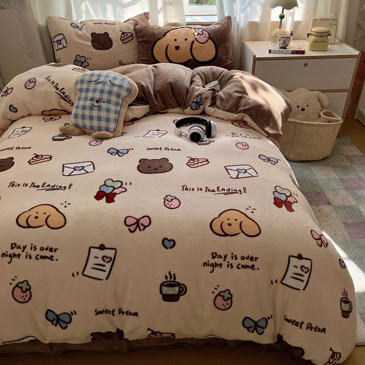 91家纺网 家纺一手货源 找家纺 桃喜 2025新款A类200g牛奶绒（含导电丝）印花床单款四件套 信封小熊