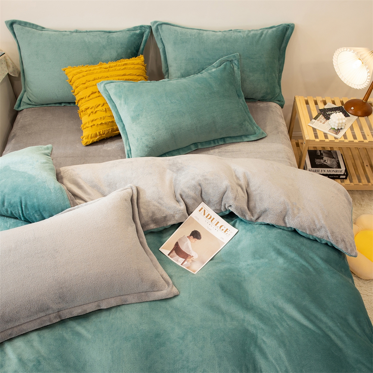 91家纺网 家纺一手货源 找家纺 兰紫橙家纺 2025新款双面绒纯色双拼牛奶绒四件套 竹青+浅灰