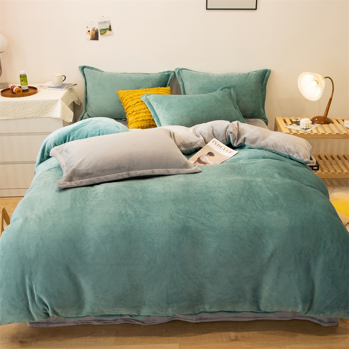 91家纺网 家纺一手货源 找家纺 兰紫橙家纺 2025新款双面绒纯色双拼牛奶绒四件套 竹青+浅灰