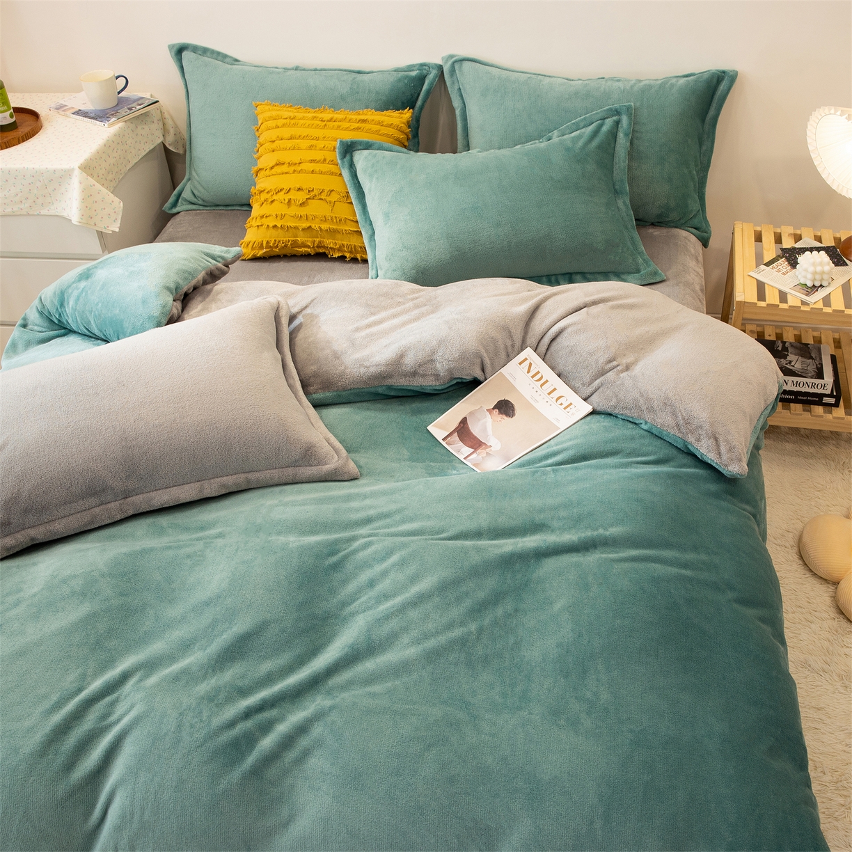 91家纺网 家纺一手货源 找家纺 兰紫橙家纺 2025新款双面绒纯色双拼牛奶绒四件套 竹青+浅灰