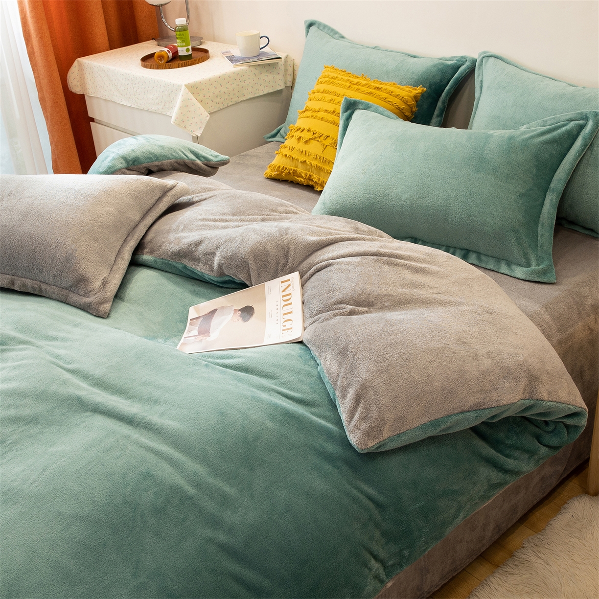 91家纺网 家纺一手货源 找家纺 兰紫橙家纺 2025新款双面绒纯色双拼牛奶绒四件套 竹青+浅灰