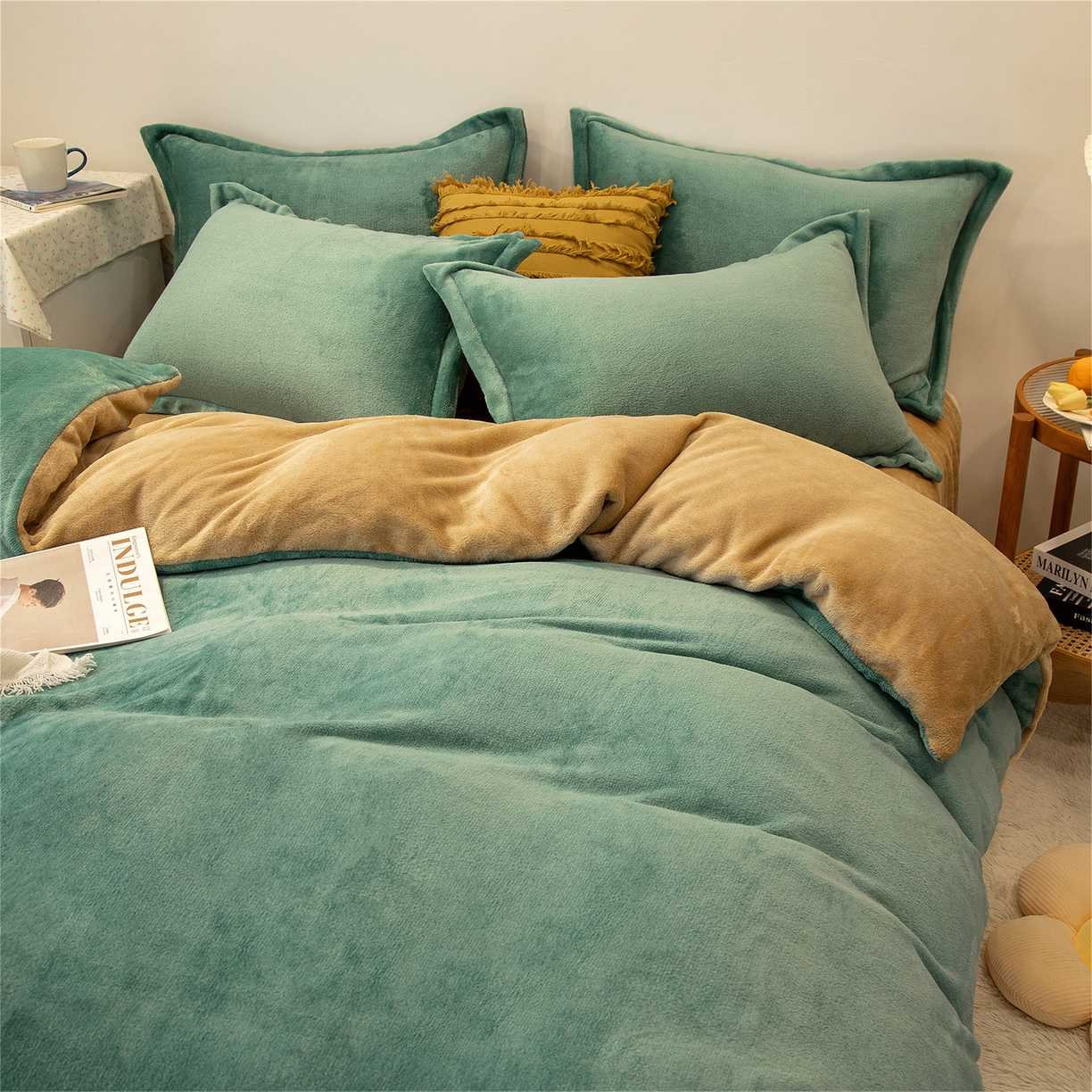 91家纺网 家纺一手货源 找家纺 兰紫橙家纺 2025新款双面绒纯色双拼牛奶绒四件套 竹青+驼色