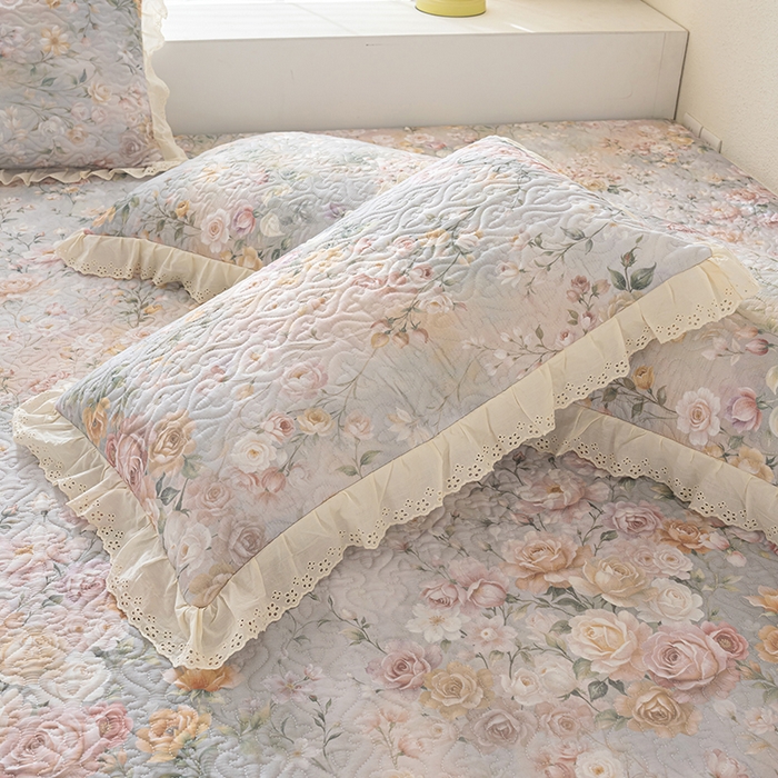 91家纺网 家纺一手货源 找家纺 冬然家纺 2025新款纯棉数码印花榻榻米床盖系列 花海之恋