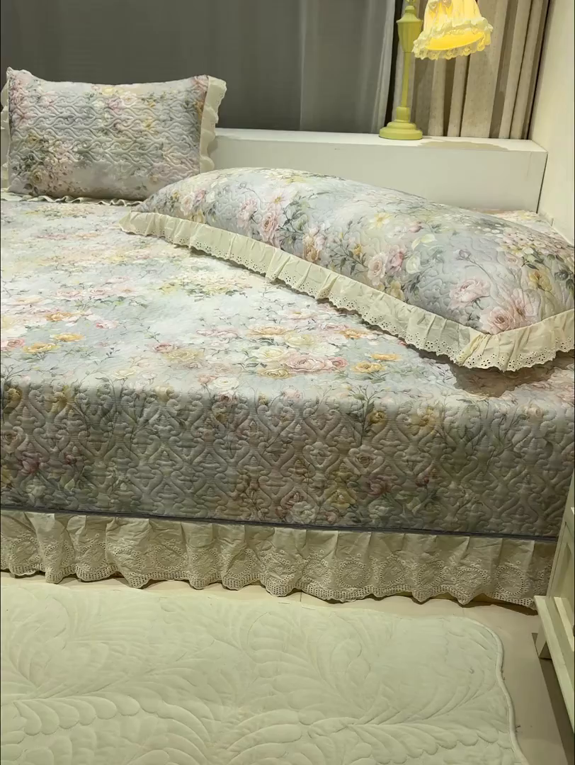 91家纺网 家纺一手货源 找家纺 冬然家纺 2025新款纯棉数码印花榻榻米床盖系列 花海之恋