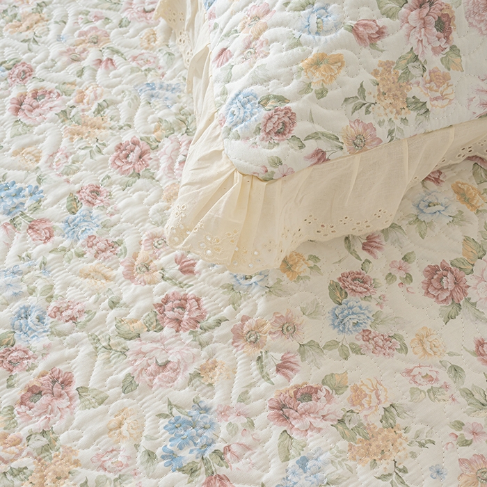 91家纺网 家纺一手货源 找家纺 冬然家纺 2025新款纯棉数码印花榻榻米床盖系列 田园花梦