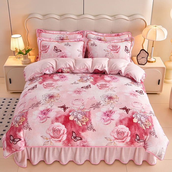 91家纺网 家纺一手货源 找家纺 德比尔斯 2025新款牛奶绒床裙四件套8-9斤法莱绒直播爆款日产2万套 蝶恋花