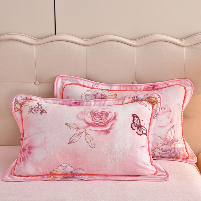 91家纺网 家纺一手货源 找家纺 德比尔斯 2025新款牛奶绒床裙四件套8-9斤法莱绒直播爆款日产2万套 蝶恋花