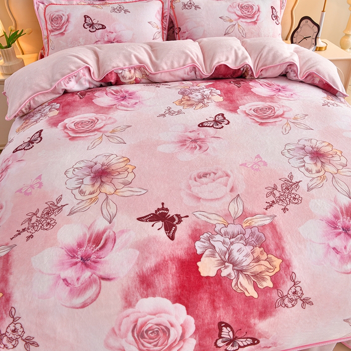 91家纺网 家纺一手货源 找家纺 德比尔斯 2025新款牛奶绒床裙四件套8-9斤法莱绒直播爆款日产2万套 蝶恋花