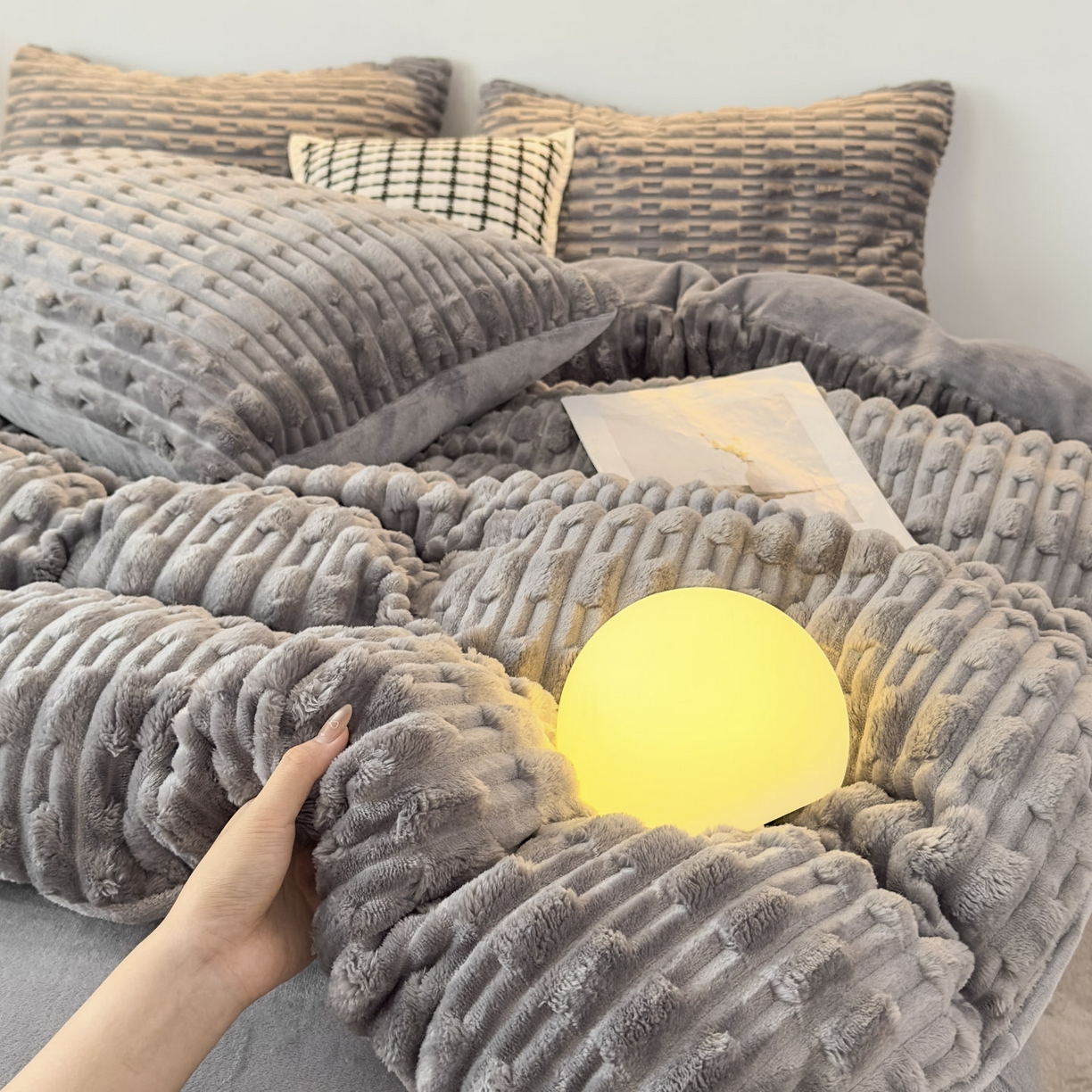 91家纺网 家纺一手货源 找家纺 潮邦创意家居 2025冬季竹纹绒牛奶绒四件套-暖绒竹韵系列 暖绒竹韵-椰灰