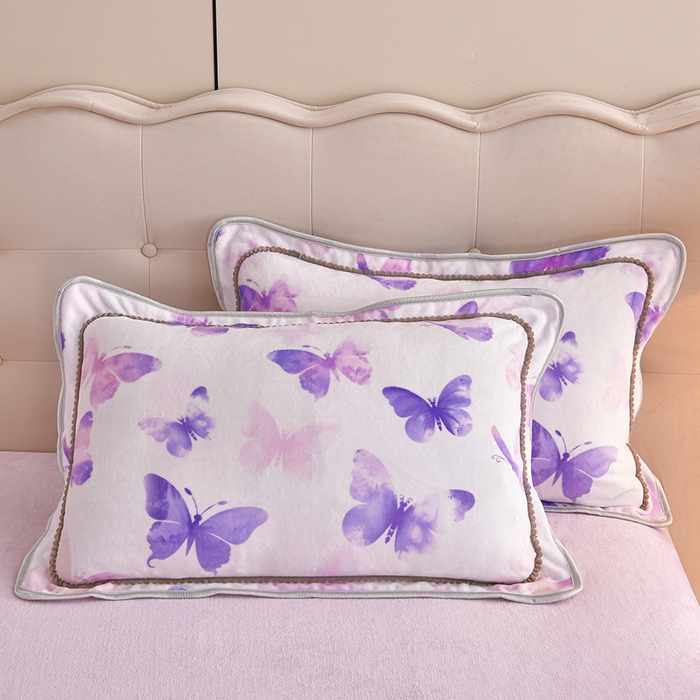 91家纺网 家纺一手货源 找家纺 德比尔斯 2025新款牛奶绒床裙四件套8-9斤法莱绒直播爆款日产2万套 紫蝴蝶