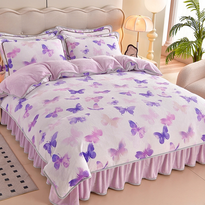 91家纺网 家纺一手货源 找家纺 德比尔斯 2025新款牛奶绒床裙四件套8-9斤法莱绒直播爆款日产2万套 紫蝴蝶