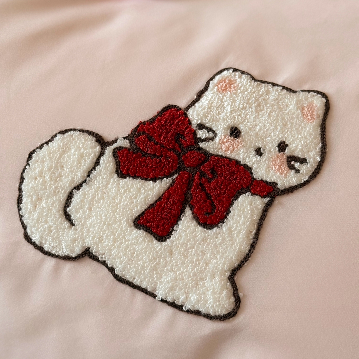 91家纺网 家纺一手货源 找家纺 鹿班家居 2025新款100S全棉纯棉磨毛毛巾绣四件套-甜豆小猫 甜豆小猫-粉色