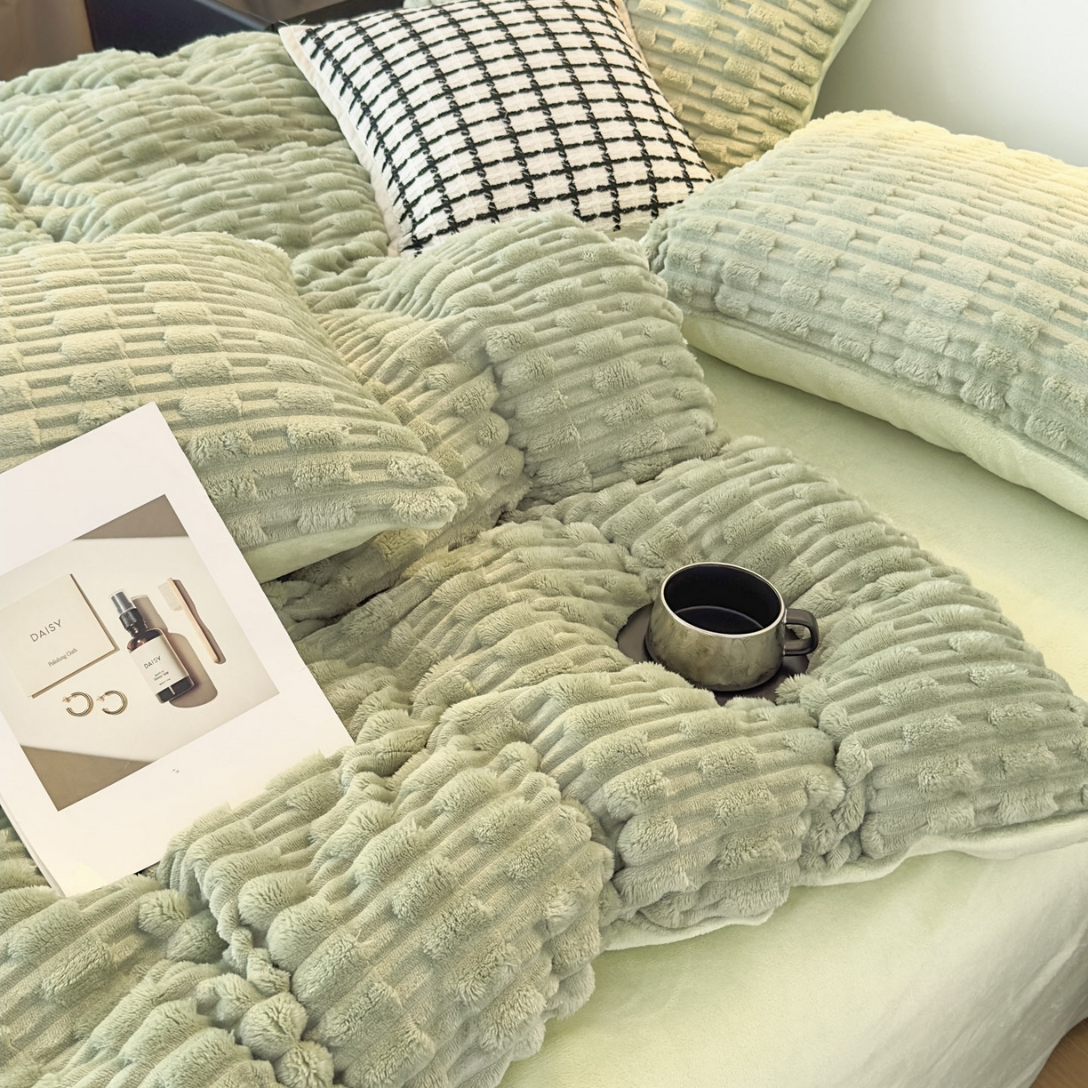 91家纺网 家纺一手货源 找家纺 潮邦创意家居 2025冬季竹纹绒牛奶绒四件套-暖绒竹韵系列 暖绒竹韵-艾绿