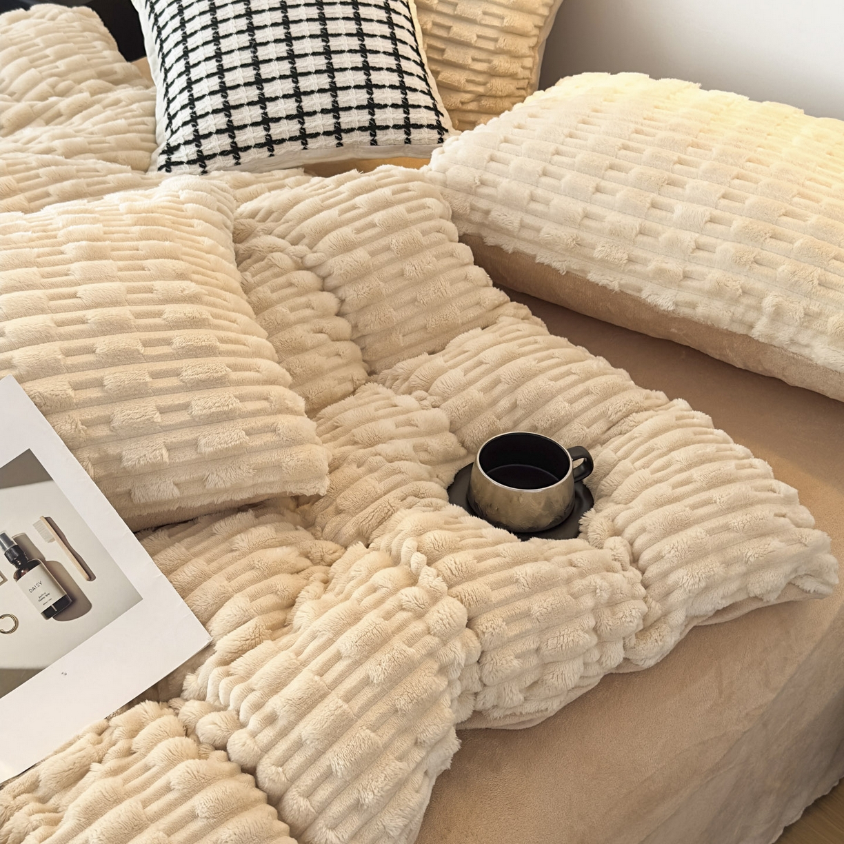 91家纺网 家纺一手货源 找家纺 潮邦创意家居 2025冬季竹纹绒牛奶绒四件套-暖绒竹韵系列 暖绒竹韵-米咖