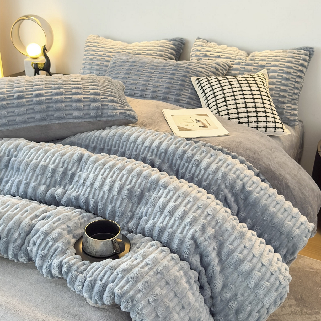 91家纺网 家纺一手货源 找家纺 潮邦创意家居 2025冬季竹纹绒牛奶绒四件套-暖绒竹韵系列 暖绒竹韵-浅蓝