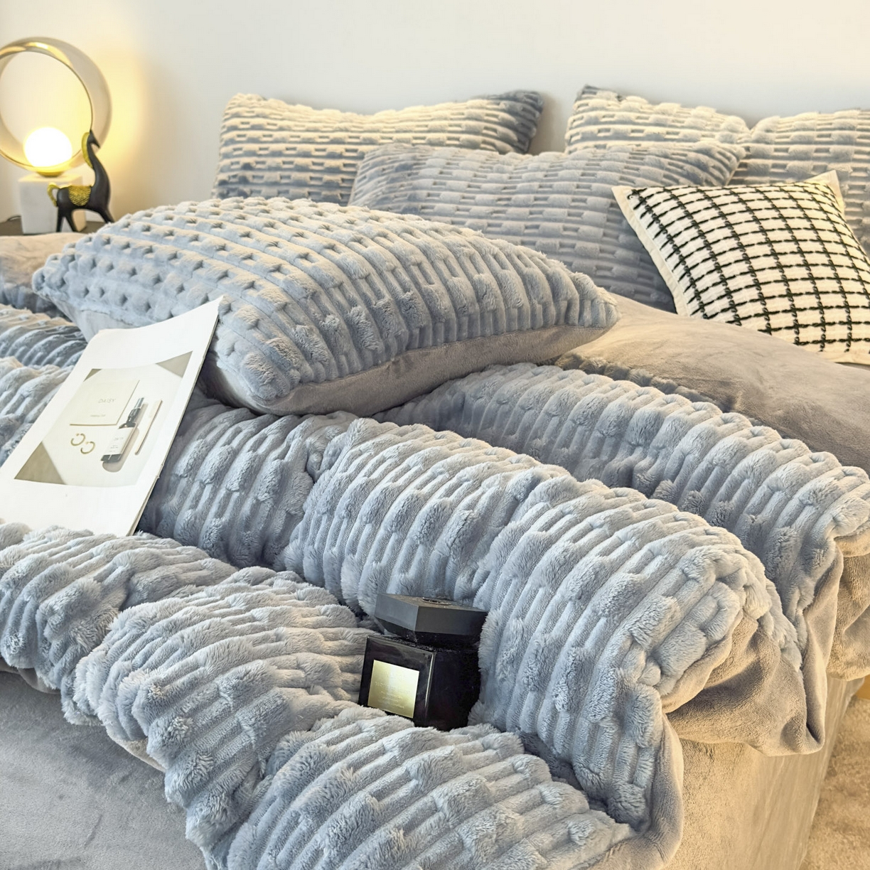 91家纺网 家纺一手货源 找家纺 潮邦创意家居 2025冬季竹纹绒牛奶绒四件套-暖绒竹韵系列 暖绒竹韵-浅蓝