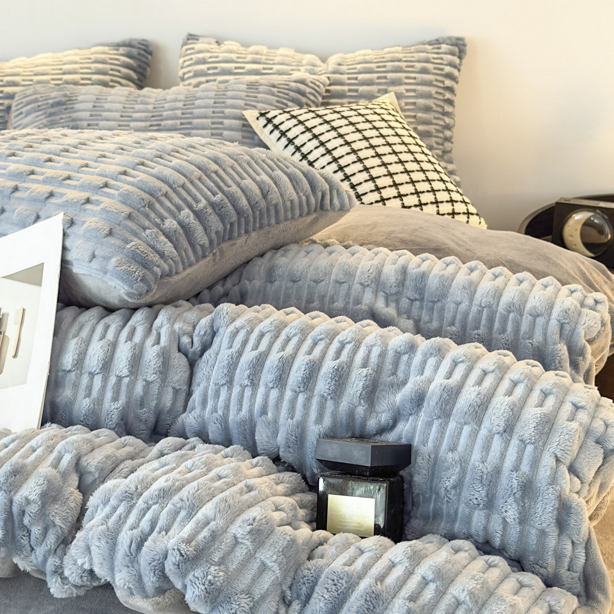 91家纺网 家纺一手货源 找家纺 潮邦创意家居 2025冬季竹纹绒牛奶绒四件套-暖绒竹韵系列 暖绒竹韵-浅蓝