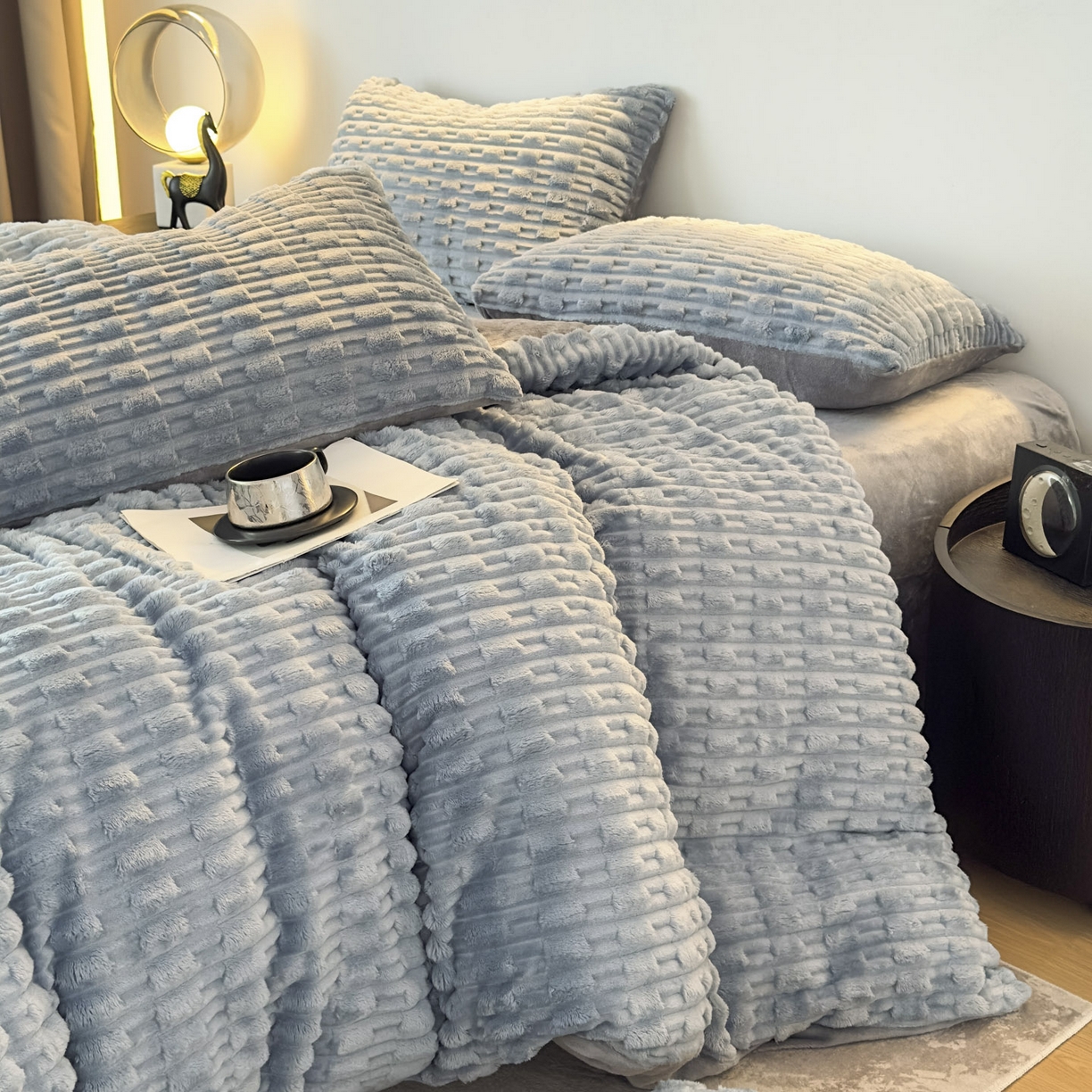 91家纺网 家纺一手货源 找家纺 潮邦创意家居 2025冬季竹纹绒牛奶绒四件套-暖绒竹韵系列 暖绒竹韵-浅蓝