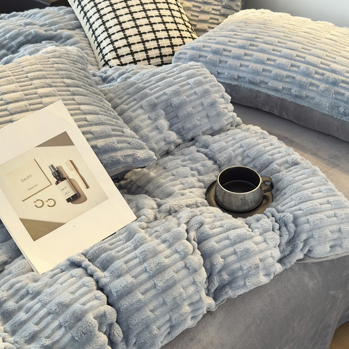 91家纺网 家纺一手货源 找家纺 潮邦创意家居 2025冬季竹纹绒牛奶绒四件套-暖绒竹韵系列 暖绒竹韵-浅蓝