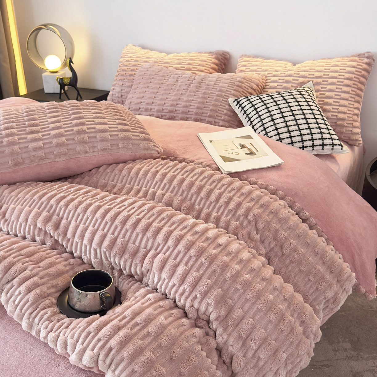 91家纺网 家纺一手货源 找家纺 潮邦创意家居 2025冬季竹纹绒牛奶绒四件套-暖绒竹韵系列 暖绒竹韵-清新粉