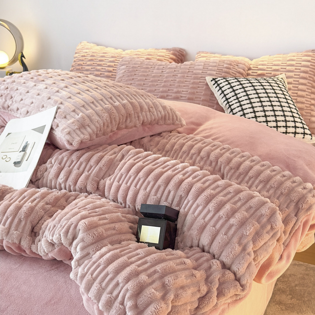 91家纺网 家纺一手货源 找家纺 潮邦创意家居 2025冬季竹纹绒牛奶绒四件套-暖绒竹韵系列 暖绒竹韵-清新粉