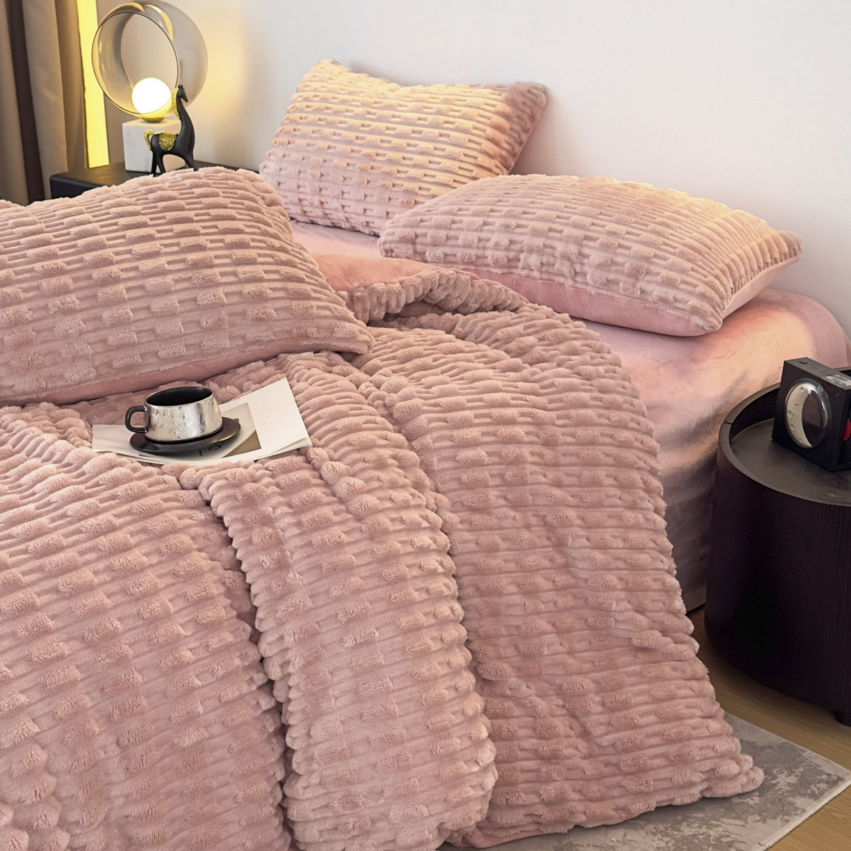 91家纺网 家纺一手货源 找家纺 潮邦创意家居 2025冬季竹纹绒牛奶绒四件套-暖绒竹韵系列 暖绒竹韵-清新粉