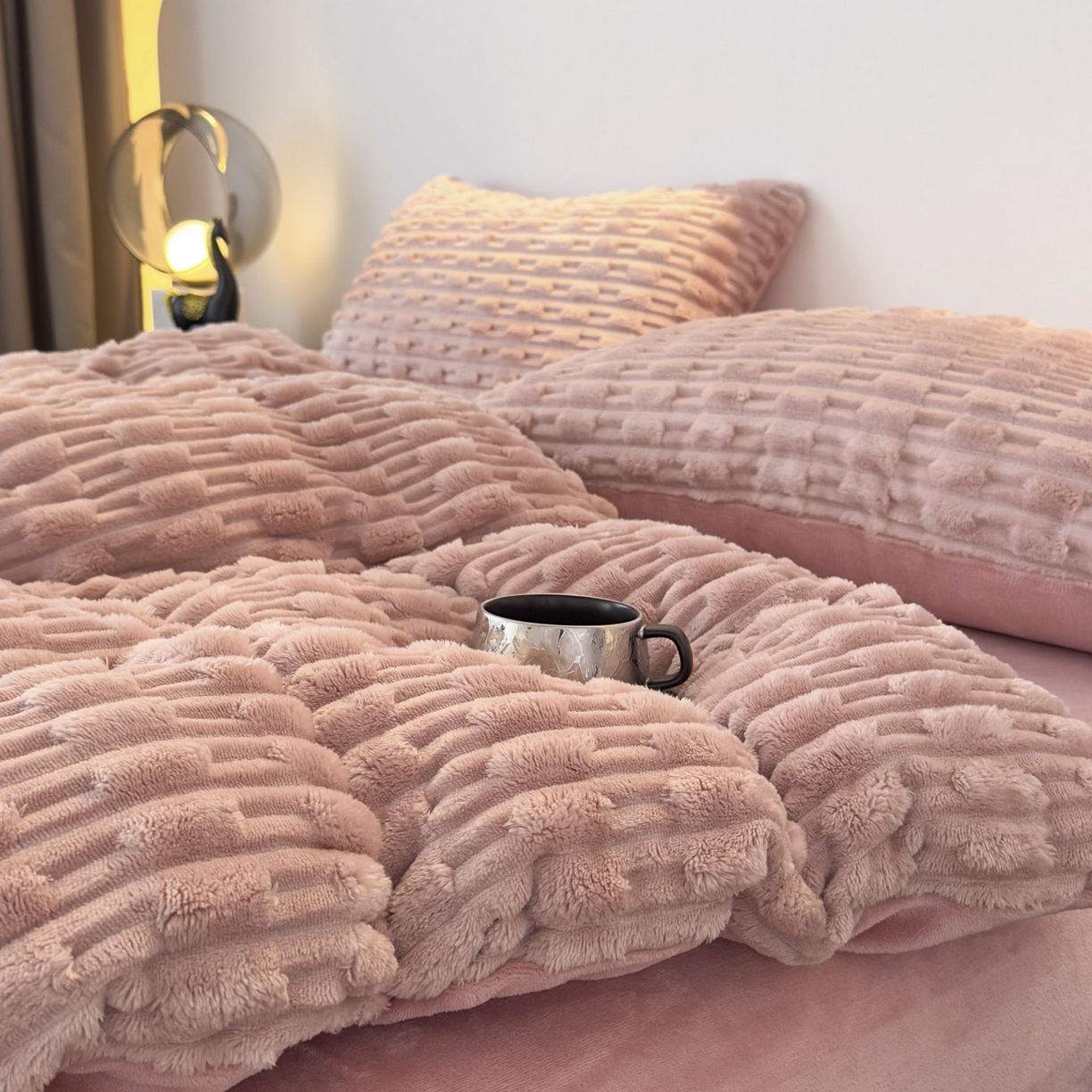 91家纺网 家纺一手货源 找家纺 潮邦创意家居 2025冬季竹纹绒牛奶绒四件套-暖绒竹韵系列 暖绒竹韵-清新粉