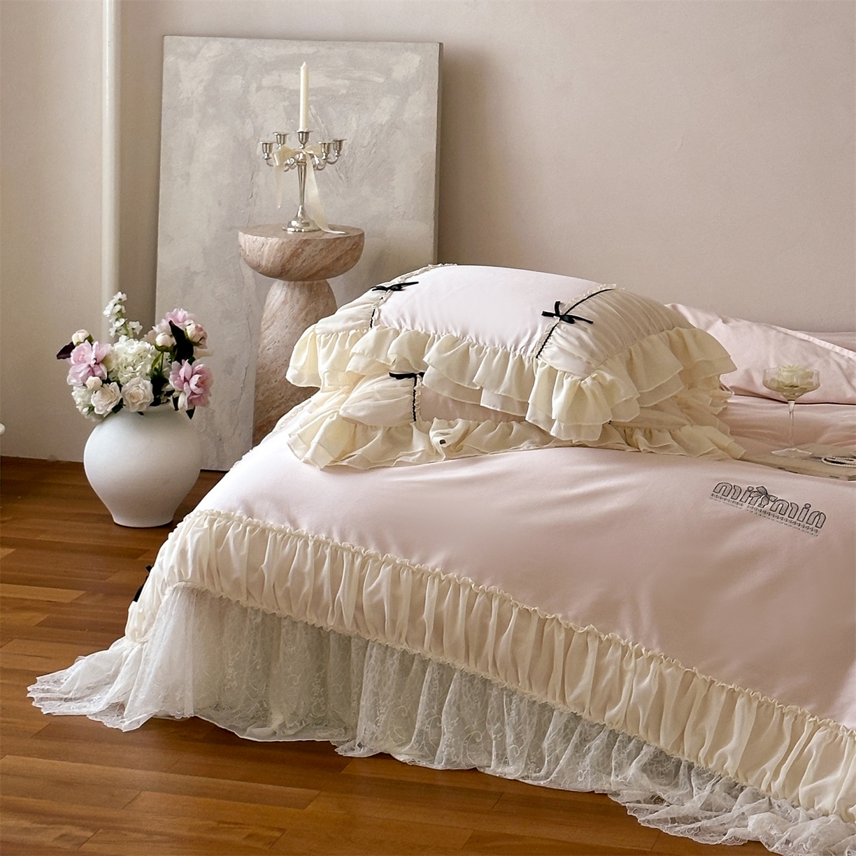 91家纺网 家纺一手货源 找家纺 （总）婳庭家居 2025新款60s全棉纯棉MIU系少女法式蕾丝四件套