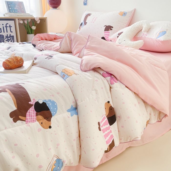 91家纺网 家纺一手货源 找家纺 梵克保罗 2025新款水洗棉糯小棉夏被夏被四件套四季被春秋被单人学生双人被子被芯 腊肠狗