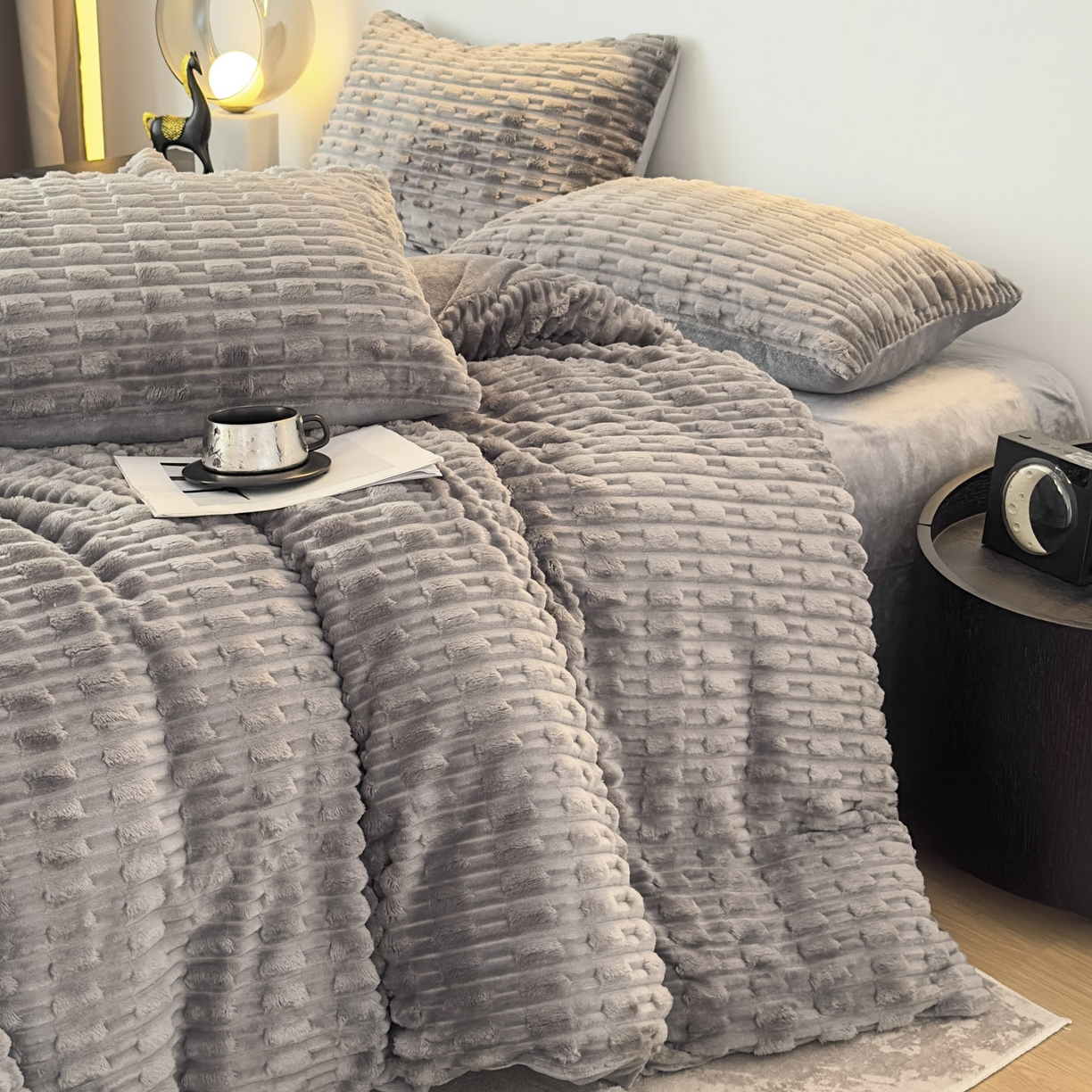 91家纺网 家纺一手货源 找家纺 潮邦创意家居 2025冬季竹纹绒牛奶绒四件套-暖绒竹韵系列 暖绒竹韵-椰灰